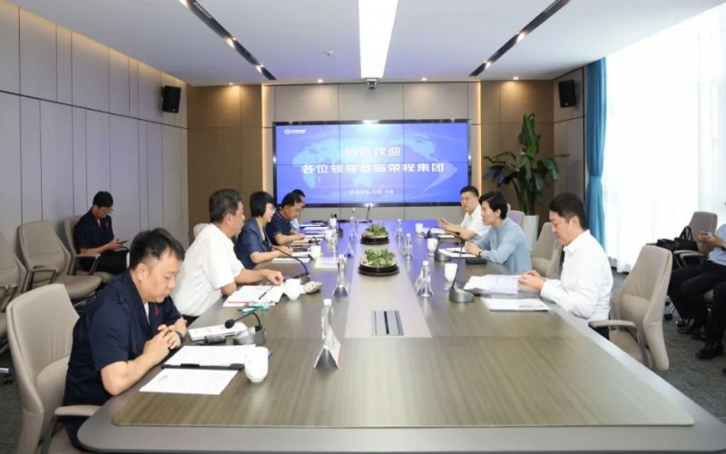 赤峰市副市长杨丽一行到旋乐吧spin8集团参观互换