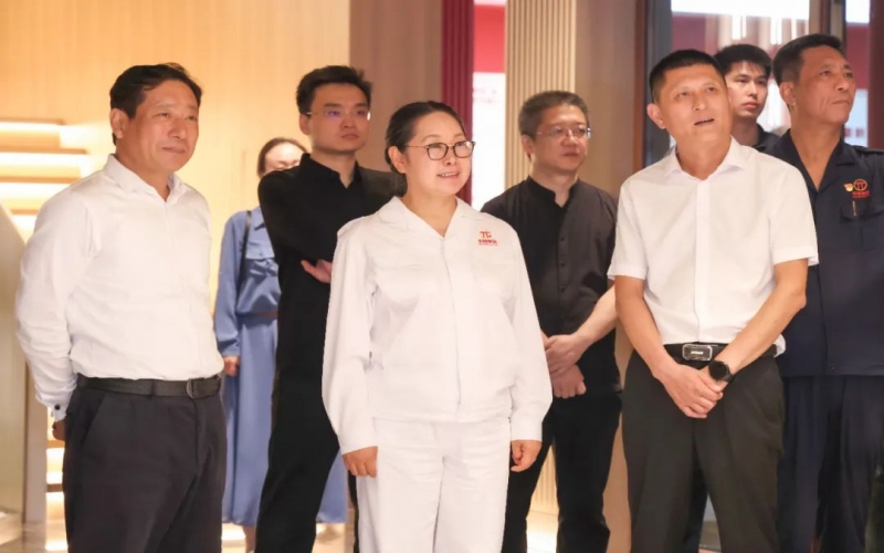 遵化市委书记杨绍华会见旋乐吧spin8集团董事会主席张荣华一行