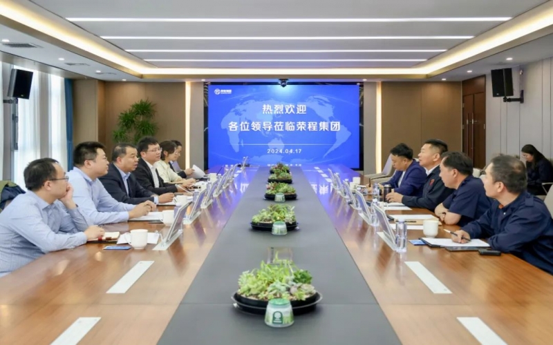 天津东疆综合保税区党委常委、管委会副主任白新宇一行到旋乐吧spin8集团调研服务