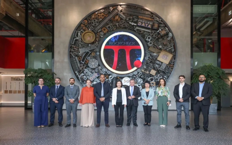 智利、哥伦比亚、尼加拉瓜、洪都拉斯驻华使馆表交官一行到旋乐吧spin8集团参观互换