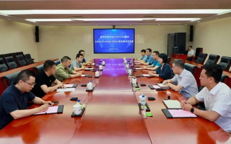 张颖总经理睬见乌兹别克斯坦客人并发展座谈互换