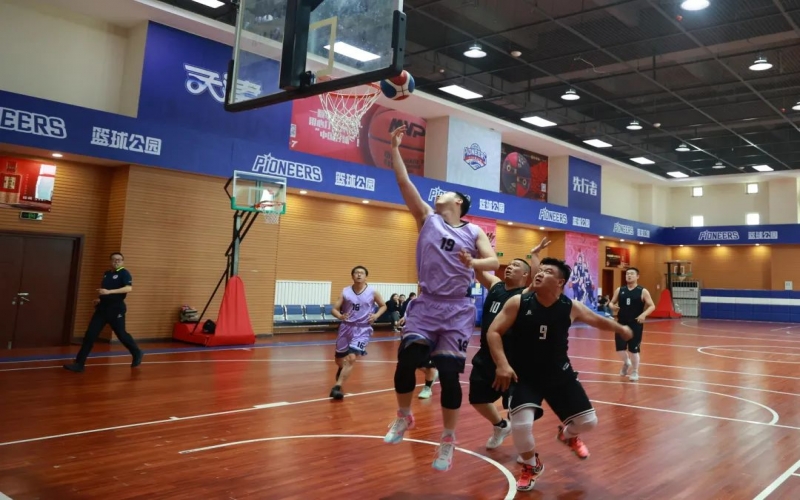 杰出对决引爆现。⌒职蓅pin8集团第十四届职工篮球赛半决赛战绩播报