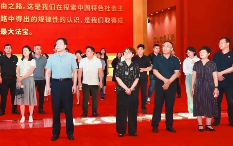 “以人大代表之为助力文化传承发展”现场讲授活动走进旋乐吧spin8集团