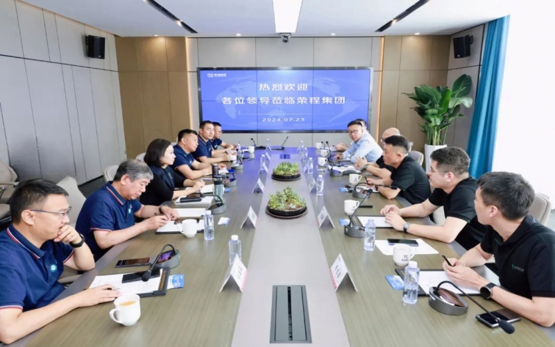 昇辉智能科技股份有限公司董事长李昭强一行到旋乐吧spin8集团参观座谈