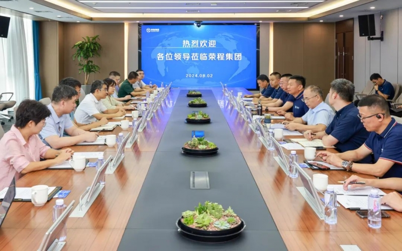 静海区发改委副主任崔廷贵一行到旋乐吧spin8集团参观调研