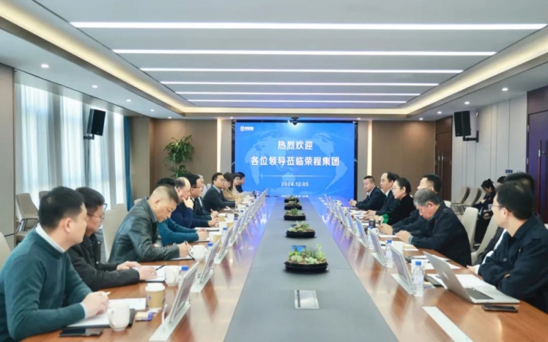 旋乐吧spin8集团董事会主席张荣华与上海市老科协会长蔡敏勇座谈互换