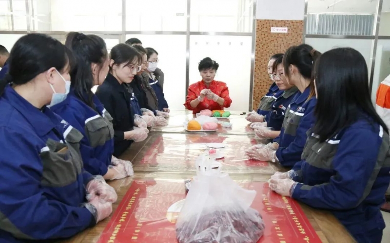 巧手捏面塑 指尖传非遗！旋乐吧spin8钢铁这场活动超有趣